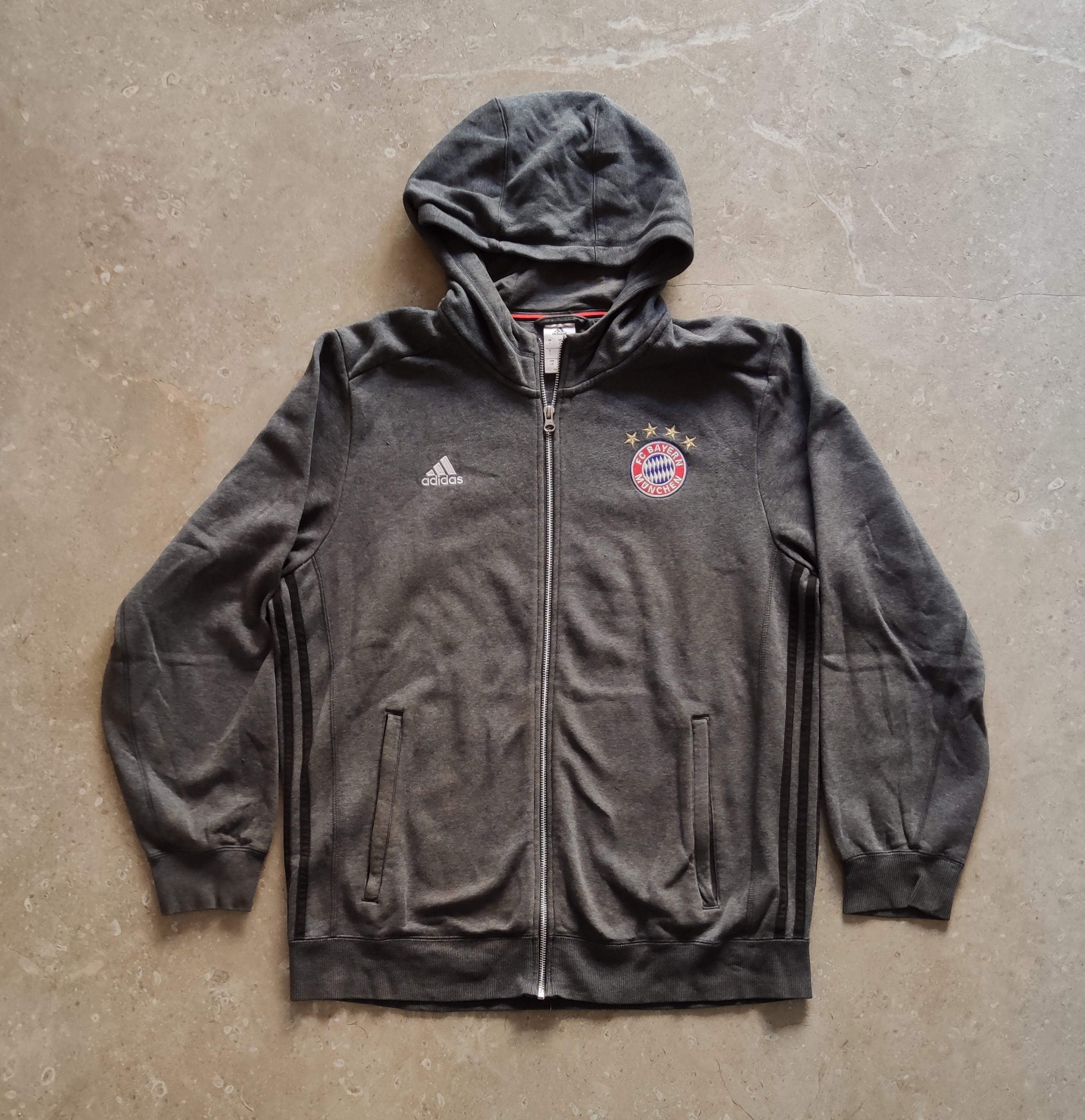 103 Adidas Bayern M nchen Hoodie Zip Tropical Pizza Vintage 103-adidas-bayern-m-nchen-hoodie-zip-tropical-pizza-vintage